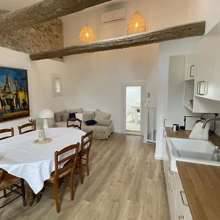Spacious House In For 8 People *
